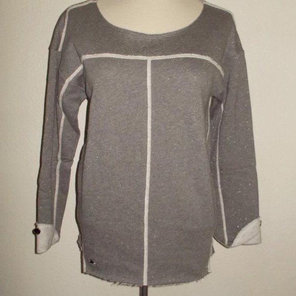 LACOSTE MISSES SIZE 6 / 38 FASHION SHORTS NAVY BLUE IN COLOR PLEATED FRONT SLIT - Picture 1 of 10